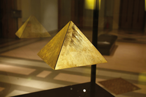 Flyvision MUSEUM PYRAMIDE DISPLAY FLYVISION - Special Prize for Presentation 2019
